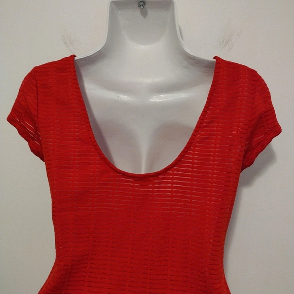 Guess - Red Lover Quarrels Stitch Short Sleeve Top - Picture 10 of 14